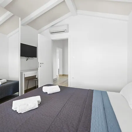 Bosco In With Sea View And Private Pool Only 300 Meters From The Medulin