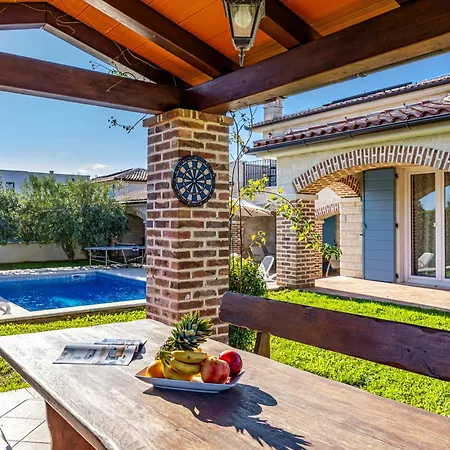 Bosco In With Sea View And Private Pool Only 300 Meters From The * Medulin