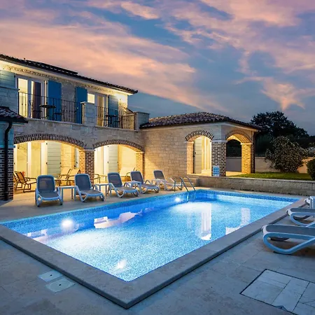 Villa Bosco In With Sea View And Private Pool Only 300 Meters From The Medulin