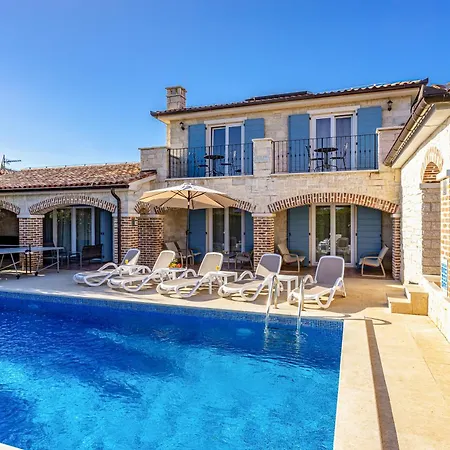 Bosco In With Sea View And Private Pool Only 300 Meters From The Villa