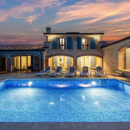 Bosco In With Sea View And Private Pool Only 300 Meters From The *