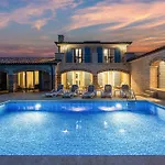 Bosco In With Sea View And Private Pool Only 300 Meters From The *